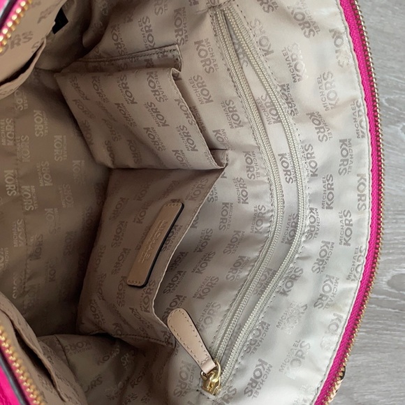 Michael Kors “Jet Set” Leather Tote - Picture 5 of 16